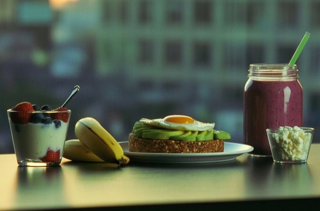 5 schnelle & gesunde Snacks für Arbeitsalltag & Sport